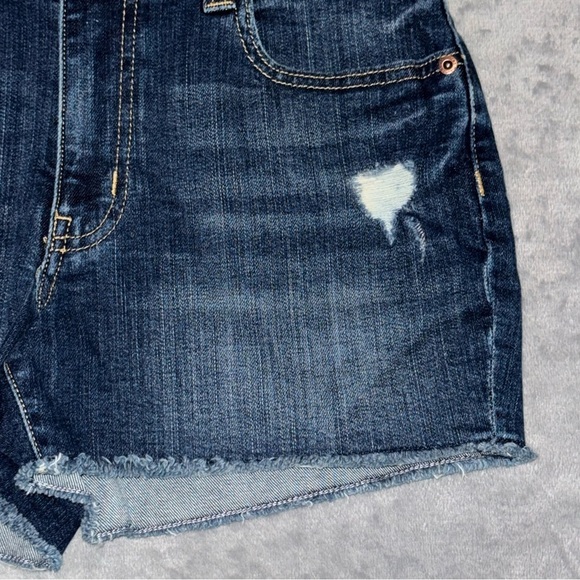 New with Tag Maurices High Rise 3.5” Denim Jean Shorts Size 6 - Picture 5 of 11